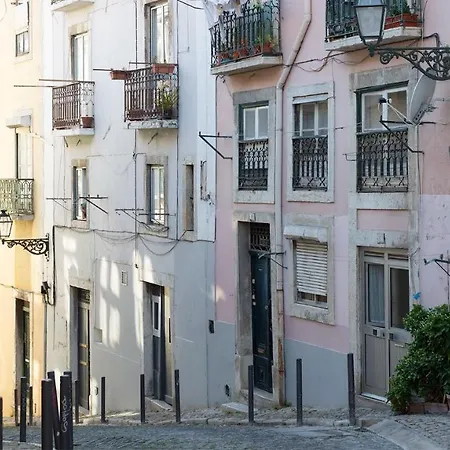 Plum Guide - The Bowie Lisboa